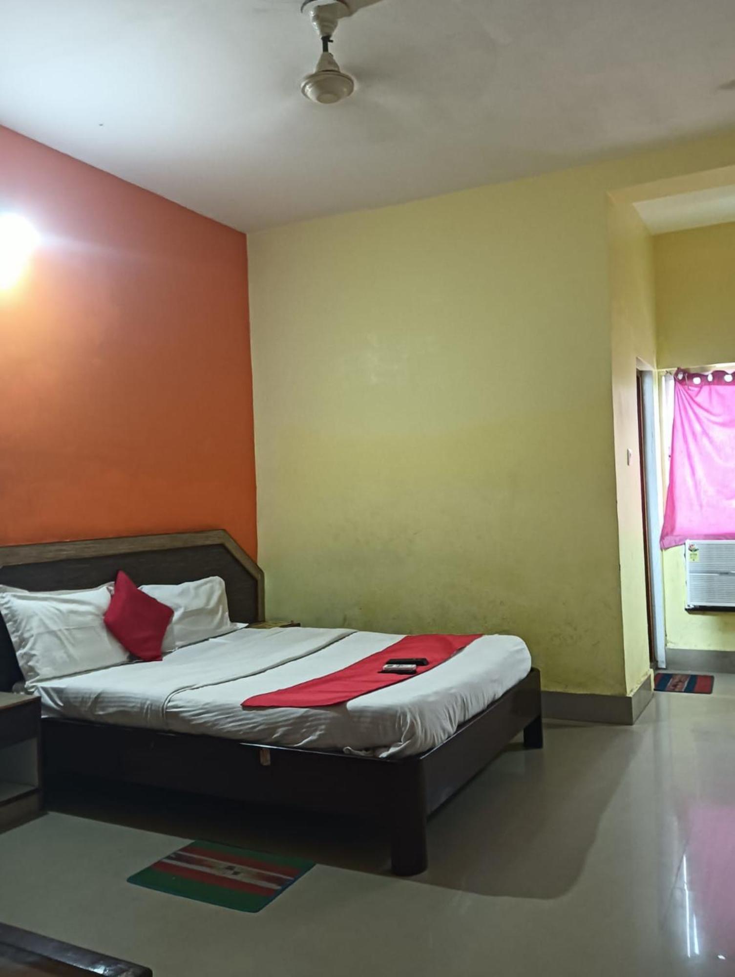 Hotel D2 Holiday Inn -Near Niladri Sea Beach - Puri - Official Verified 외부 사진