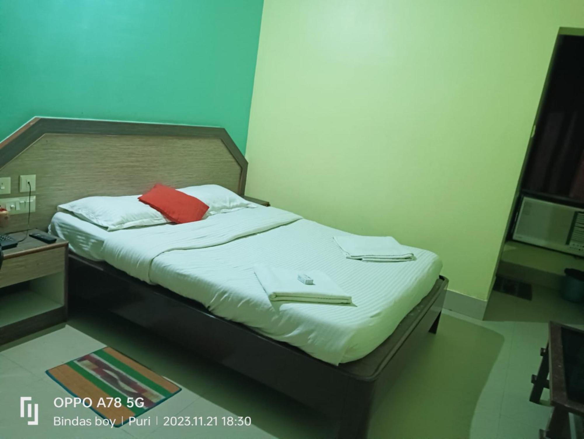 Hotel D2 Holiday Inn -Near Niladri Sea Beach - Puri - Official Verified 외부 사진