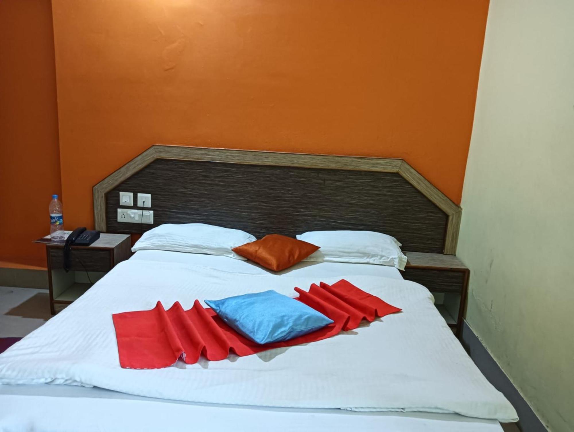 Hotel D2 Holiday Inn -Near Niladri Sea Beach - Puri - Official Verified 외부 사진